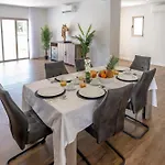 Crystal Bay Villa *